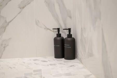 The O'Keeffe-2Nd Floor Boutique Hotel Suite Bentonville Eksteriør billede