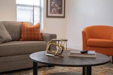 The O'Keeffe-2Nd Floor Boutique Hotel Suite Bentonville Eksteriør billede